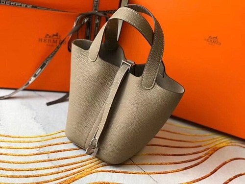 大人気!!新色エルメス ピコタンロック クレマンス 偽物 シルバー金具he26047