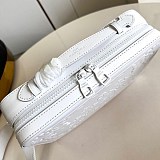 売上総額１位！ルイヴィトン 偽物 ハンドル ソフトトランク バッグ M21833