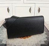 超話題!フェンディ 偽物 サンシャイン レザーショッパーバッグ fep34547