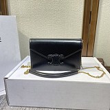 セリーヌ ティーン キュイル トリオンフバッグ 偽物 ブラック Cee87154