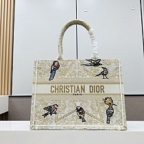 ディオール Large 刺繍入り トートバッグ 偽物 ブックトート deu27040 ディオール Large 刺繍入り トートバッグ 偽物 ブックトート deu27040