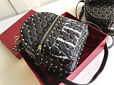 21AW新作 ヴァレンティノ 偽物VALENTINO GARAVANI◎SPIKE.IT バックパックミニ Vun26505