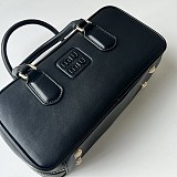 新色登場 ミュウミュウ 偽物 レザートップハンドバッグ myi34144