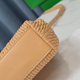 大人気!!新色ボッテガヴェネタ ポイント コピー トップハンドルスモールバッグ bot34556