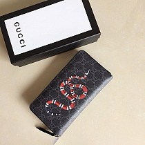 グッチ スネークプリント偽物 ラウンドファスナー 長財布gg210820040 グッチ スネークプリント偽物 ラウンドファスナー 長財布gg210820040