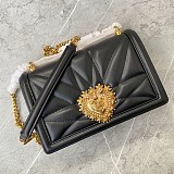 すぐ届 ドルチェ&ガッバーナ ディヴォーション バッグ コピー ラージ マトラッセナッパレザー dgd26469