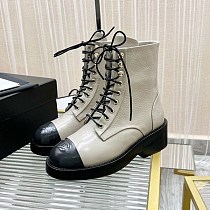 即発送シャネル コピー レースアップ レザーアンクルブーツ shx78972 即発送シャネル コピー レースアップ レザーアンクルブーツ shx78972