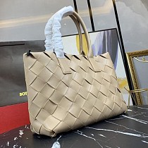 ☆超人気☆ボッテガヴェネタ カバ トートバッグ スーパーコピー ナチュラル bow40131