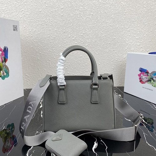 新色お洒落に♪ プラダ ショルダーバッグ 3way puf52492