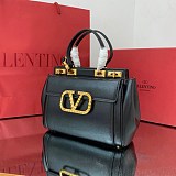 大人気！【ヴァレンティノ ハンドバッグ コピー】ROCKSTUD ALCOVE Vup11436