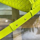 大人気！ボッテガヴェネタ コピー フラップ レザー ハンドバッグ bob41207