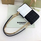 日本未入荷バーバリー★レディース★スモール キルティングローラバッグ 偽物 Bau12800