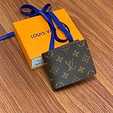 累積売上総額第１位！ルイヴィトン 偽物 タイガ モノグラム 二つ折り財布 vuy05596