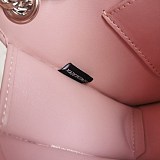 完売必至ミュウミュウ 偽物 キルティングナッパレザーのミニバッグ myf75824