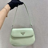 お洒落に♪プラダ★フラップ付きクレオショルダーバッグ 偽物送料込 pug57927