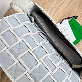 新作大人気 ボッテガ ヴェネタ コピーカセット クロスボディ バッグ boc61338