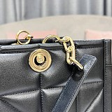 希少 ディオール エッセンシャル 偽物 ミディアムトートバッグ M8721OZVJ_M900