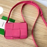 ボッテガ ヴェネタ コピーキャンディー カセット クロスボディミニバッグ bog67063