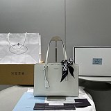 稀少【21AW】プラダ カーフ ハンドバッグ 偽物 puh91411