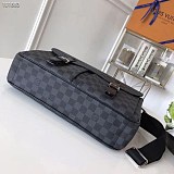 稀少！ルイヴィトン ショルダーバッグ クリストファーメッセンジャー ダミエグラフィット N41500