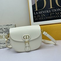 《大人気》ディオール BOBBY ミディアムバッグコピー ボックスカーフスキン M9319UMOL_M030