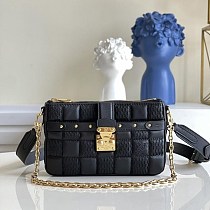 人気急上昇ルイヴィトン ポシェットトロカ コピー ショルダーバッグ M59046 人気急上昇ルイヴィトン ポシェットトロカ コピー ショルダーバッグ M59046