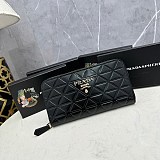 すぐ届プラダ 偽物ブラッシュド レザー 長財布 ジップアラウンド ML201
