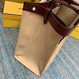 秋冬新作フェンディ ピーカブー 偽物 エックストート キャンバス バッグ fej50362