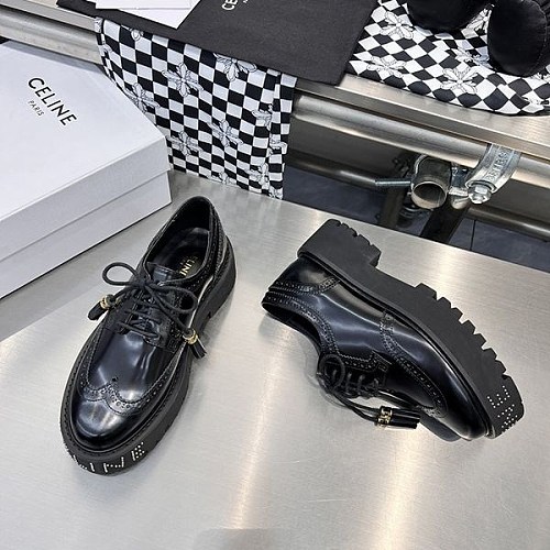 n級 おすすめセリーヌ スーパーコピー バルキー トリオンフ パーフォレイテッドベビーズ Ces79729