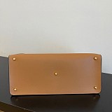 可愛いフェンディ ウェイ 偽物 ミディアム レザーバッグ fei24771