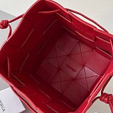 累積売上総額第１位！ボッテガヴェネタ カセット ショルダーバッグ 偽物 レッド 680218VCQC46358
