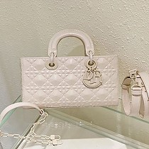 可愛い【ディオール】LADY D-JOY バッグ コピー カナージュ カーフスキン deh42749 可愛い【ディオール】LADY D-JOY バッグ コピー カナージュ カーフスキン deh42749