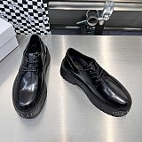 目を惹くカラー セリーヌ コピー アウトソール スタッズ ダービー ローファー厚底 353303602c