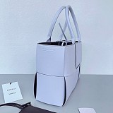 ☆超人気☆ボッテガヴェネタ アルコ トート 偽物 バッグ マース ウォッシュド/グレープ 652867VMAY35310