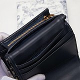 目を惹くカラー【ディオール】SADDLE D コンパクト ウォレット 偽物 dea51972