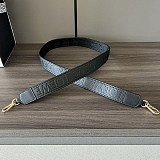 ロエベ ストラップ 偽物 サテンカーフ ロゴ型押し loo70530