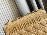 秋冬新作 ディオール CARO ミディアムバッグコピー ショルダー M9242UWHC_M39U