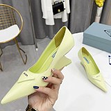 希少色 早い者勝ち♡プラダ トライアングルロゴ パンプス コピー 多色 pug46381