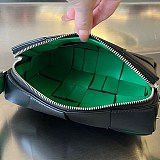ボッテガヴェネタ カセット カメラバッグ 偽物 boq36596