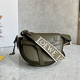 ★日本!!人気！新作 ロエベ Gate カーフスキン ショルダーバッグ コピー log94587