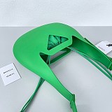 ☆超人気☆ボッテガヴェネタ 偽物☆パンチ ショルダーバッグ ラバー ナイロン boy78223