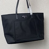 希少プラダ Re-Nylon トートバッグ 偽物 レザー ロゴ pum25160