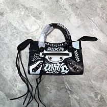 バレンシアガ シティXS スーパーコピー ハンドバッグ グラフィティ クラシック bae75779 バレンシアガ シティXS スーパーコピー ハンドバッグ グラフィティ クラシック bae75779