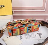 超話題!フェンディ バゲット コピー マルチカラーFFキャンバス バッグ 8BR600AHW7F18H2