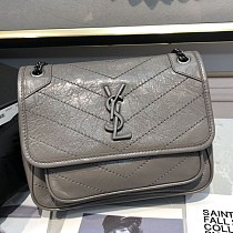 最安値挑戦 サンローラン ニキ ベイビー クリンクルヴィンテージレザー 偽物 Saq76621