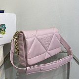 n級品 おすすめプラダ 偽物 パデッドナッパレザー ショルダーバッグ puz72378