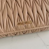 ☆超人気☆ミュウミュウ スーパーコピー マテラッセナッパレザー バッグ myp38170