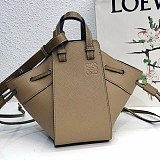 ロエベ ハンモック 偽物 ドローストリング ショルダーバッグ 0010473163