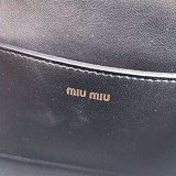 一目惚れ♪ミュウミュウ マテラッセ 偽物*ストラップ付ミニポーチ myz43914