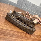 ルイヴィトン ミュルティ ポシェット アクセソワール 偽物 M44840